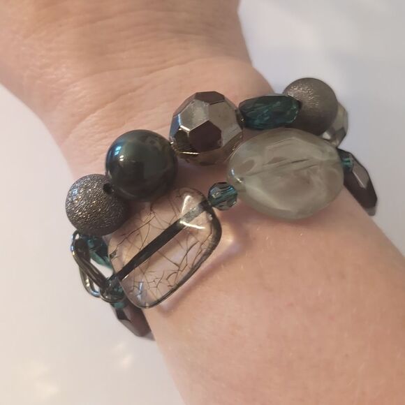 644 Double Row Black and‎ Green Translucent Faceted Beaded Stretch Bracelet - Picture 1 of 4